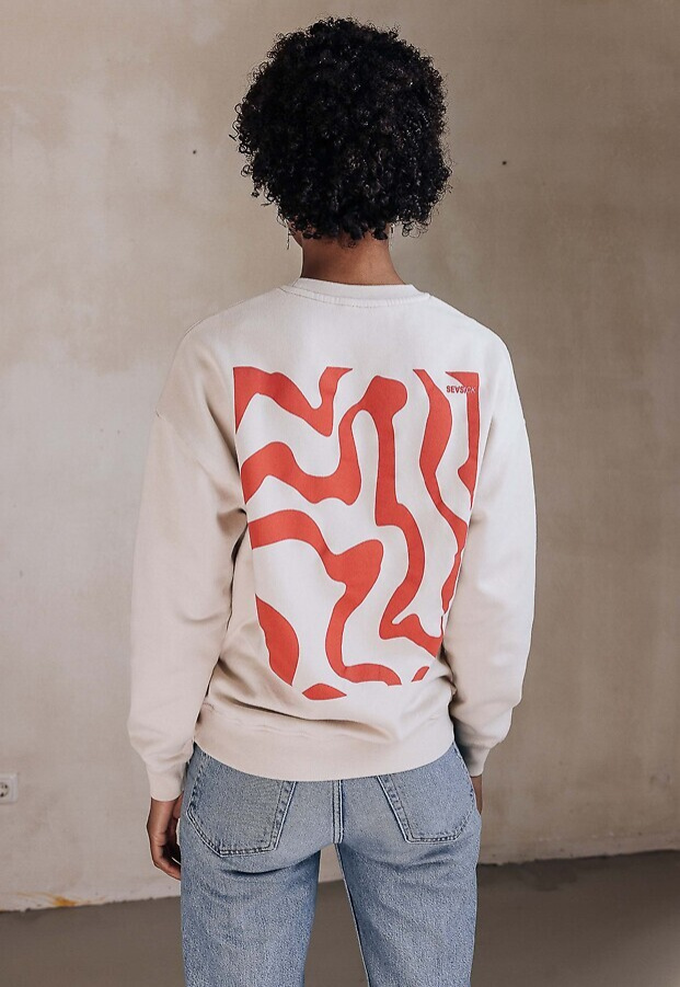 Sweater "Pink Waves" - beige